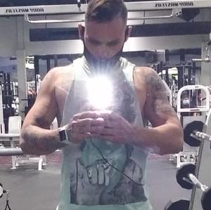 Meet your Posher, Levi